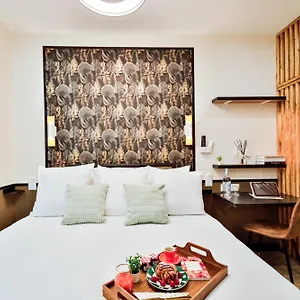 https://apartments-ws-champs-elyses-daru.fr-paris.fr