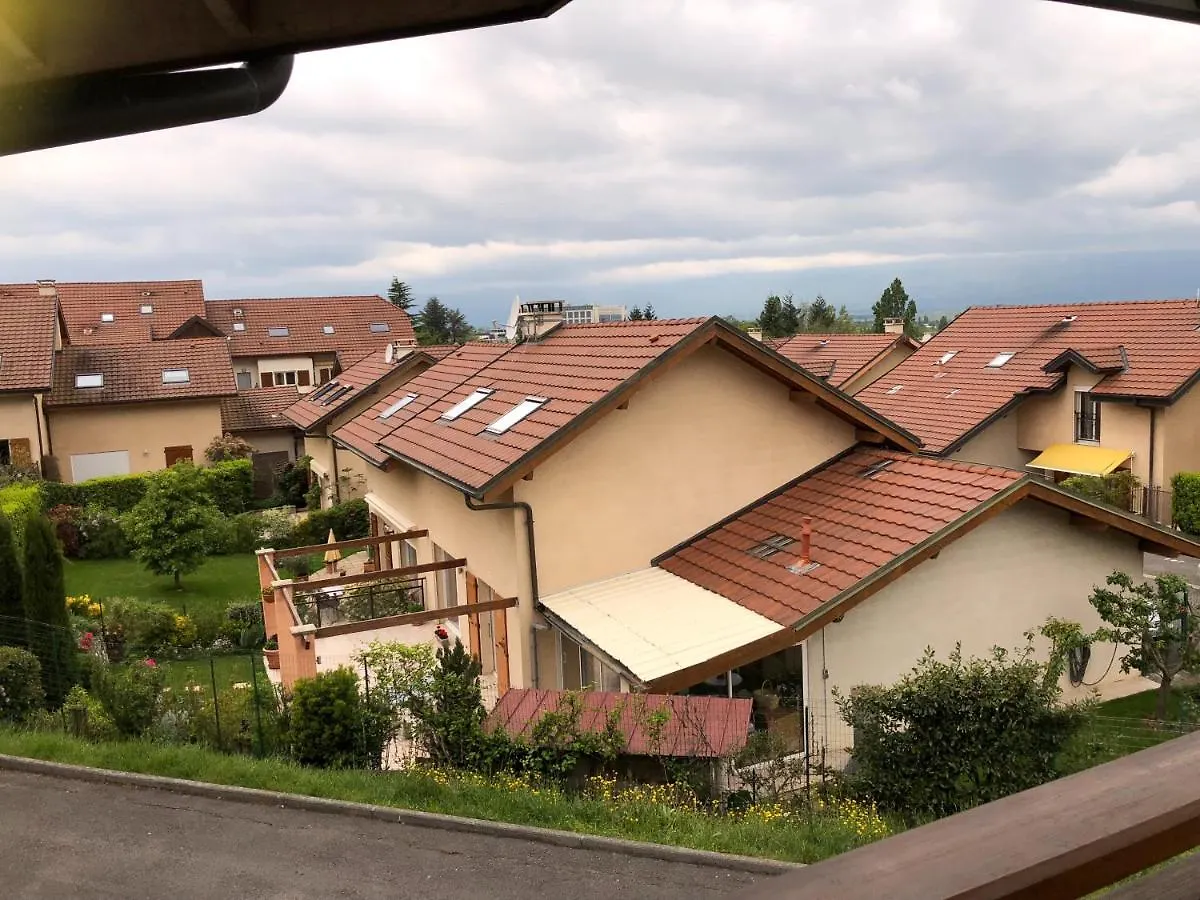 Appartement Archamps 2  0*,  France